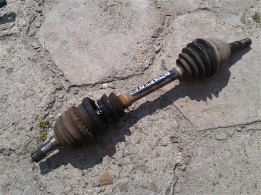 ПІВВІСЬ ЛІВИЙ OPEL ASTRA H III 1.7 CDTI DIESEL