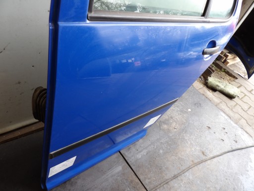 Volkswagen Golf IV dvere zadné Ľavé lak. LW5Z HB 5D