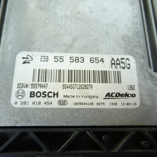 OPEL ASTRA J 2.0CDTI unité de commande électronique uce moteur 55583654