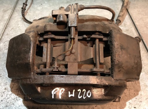 MERCEDES W220 3.2 CDI передній правий Затискач BREMBO