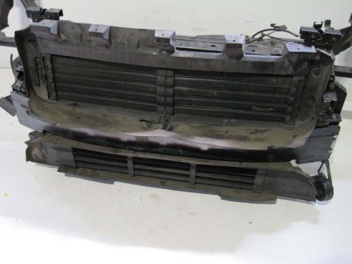 VOLVO XC40 II 2.0D 21R радіатор передній