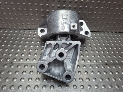engine mount right 517991100 FIAT DOBLO II COMBO D LIFT 1.3 MJET 2015