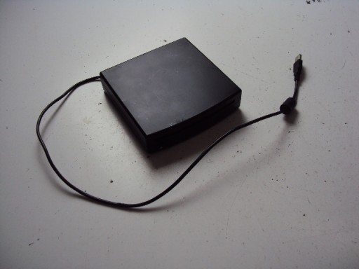 УНИВЕРСАЛЬНЫЙ ПРОИГРЫВАТЕЛЬ КОМПАКТ-ДИСКОВ PHONOCAR VM550