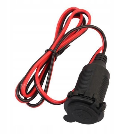 2 автомобильных зарядных устройства с гнездовым разъемом