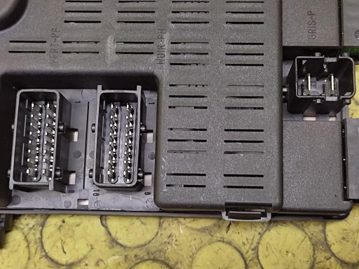 PEUGEOT PARTNER module compartment BSI 9642409880
