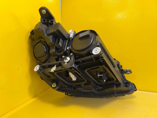 light left Mercedes W213 Lift Multibeam A2139064109