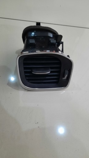 Вентиляційна решітка ліва VOLVO V40 II 30791697