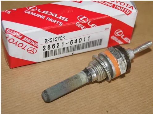 Новая оригинальная свеча накаливания toyota 28621-64011 в коллекторе