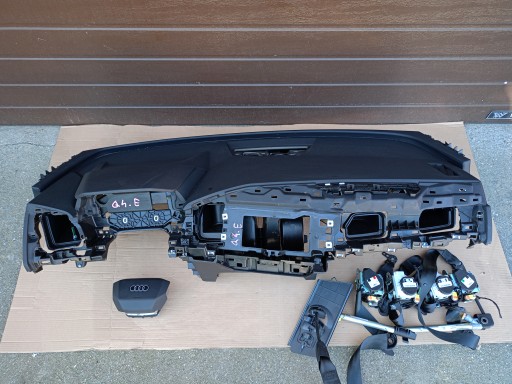 Демонтаж панелі приладів audi q4 e-tron 89a