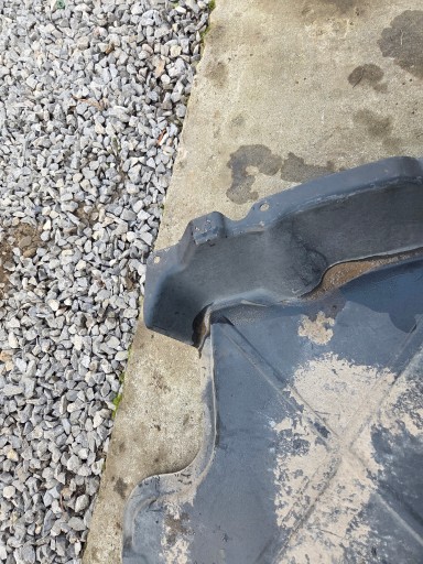 Blende Abdeckung Unterfahrschutz links heck VOLKSWAGEN VW T5 7H3825211D