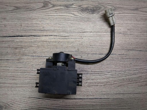 SUZUKI RGV 250 МОТОРЫ КЛАПАНОВ POWER VALVE SERVO