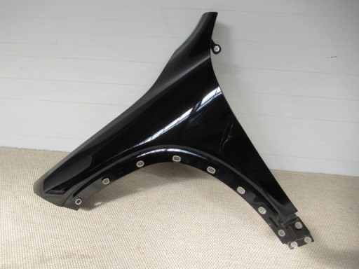 247 - Крыло mercedes eqb 243 очень красивое