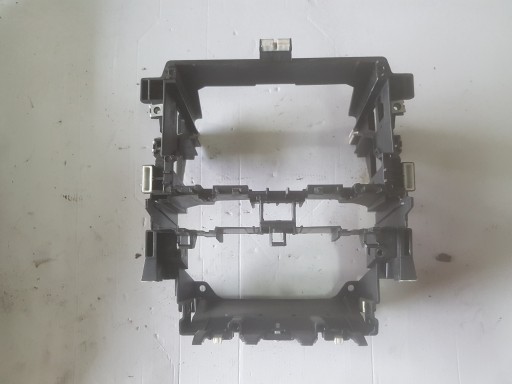 8P0858005C - AUDI A3 8P LIFT 08-12R рамка радио 2DIN