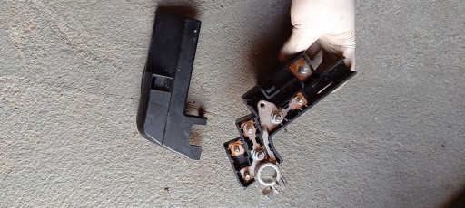 KLEMME SICHERUNGEN PIROTECHNICZNY AUDI 4F0915519