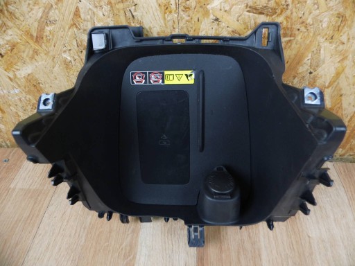 Toyota Yaris Cross ladowarka bezprzewodowa indukcyjna telefonu 861C00D020