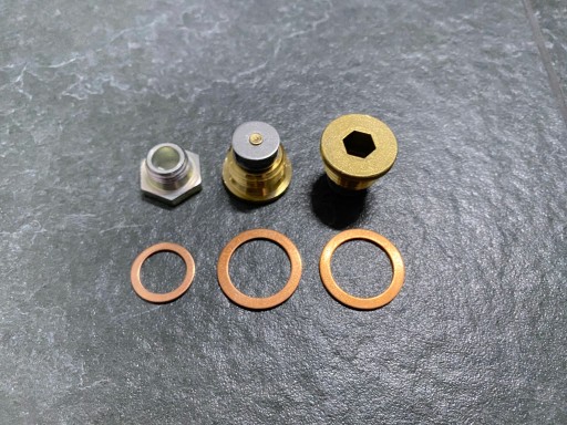 104280 - Масляний гвинт зливна пробка Ferrari 488 California