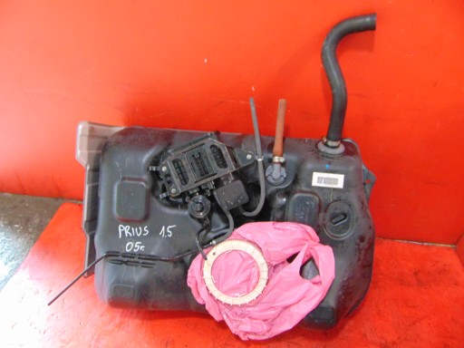3Q3 1.5 - TOYOTA PRIUS 2 II W20 паливний бак бак