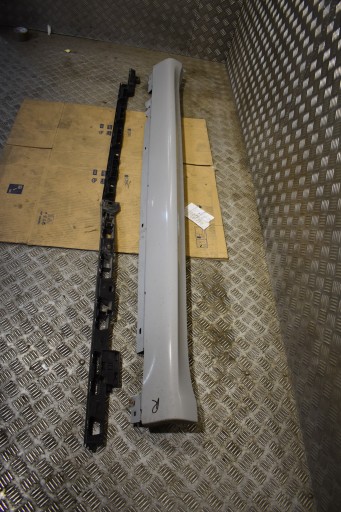 IDEALNA moulding threshold right SZYNY KPL. PORSCHE MACAN SPORT design M9A 1