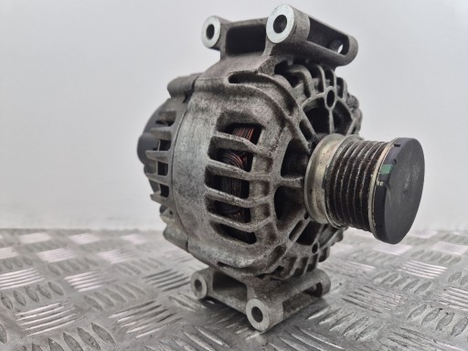 Mercedes E200 CGI W212 alternator A0009067902 M271.860