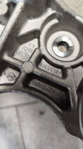 Stütze alternatora Renault Scenic E-Tech V 113105MZ0A