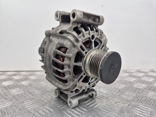 Mercedes C200 CGI W204 Alternator A0009067902