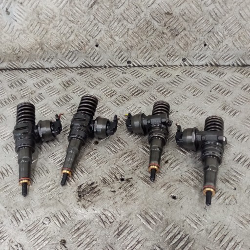 POMPOWTRYSKIWACZE KOMPLET VOLKSWAGEN PASSAT B5 038130073AC