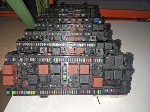 22821376 - ЩИТКА ЗАПОБІЖНИКІВ RENAULT RANGE T RANGE