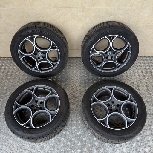 felgen Reifen Räder Reifen ALFA ROMEO STELVIO DUNLOP 235/55/19" 4MM Sommerreifen