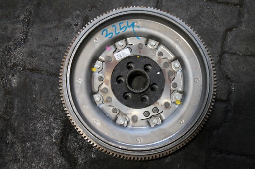3254. wheel flywheel VW 05E105266AB