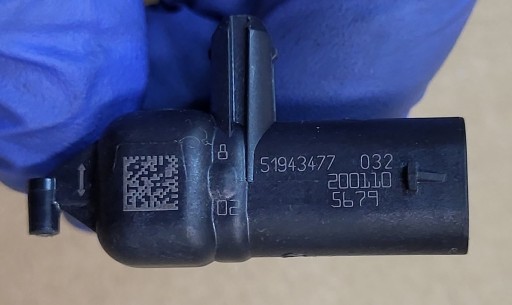 snímač nárazu nárazový FIAT JEEP ALFA ROMEO STELVIO OE 51943477