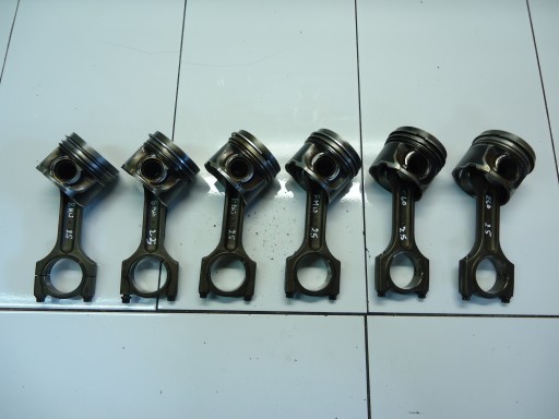 BMW 5 E60 2.5D M57D25 piston with connecting rod