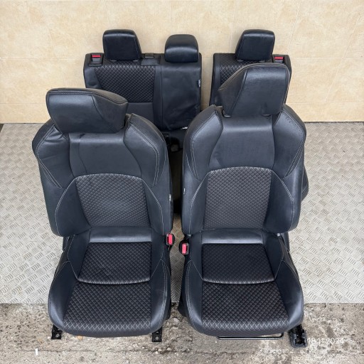 SITZE HALBLEDER KOMPLET TOYOTA YARIS CROSS