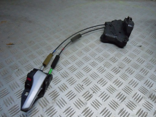 ПЕРЕДНЯЯ ПРАВАЯ РУЧКА ДВЕРИ TOYOTA PRIUS III