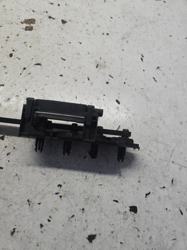 OPEL CORSA F Motor ZALUZJI ROLETY der Stoßstange vorne 5877R1001