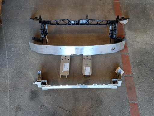 A2476207200 - Mercedes 247 glb передній ремінь верхня балка зона