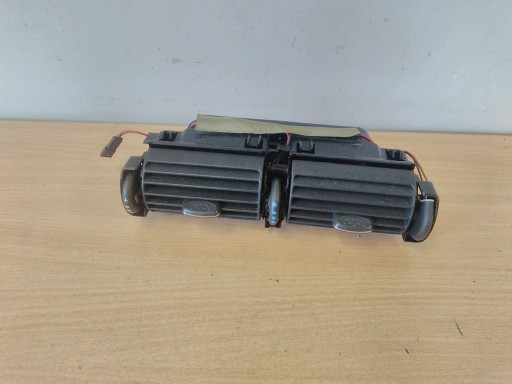 A2038300354 - MERCEDES W203 Центральна вентиляційна решітка з підсвічуванням