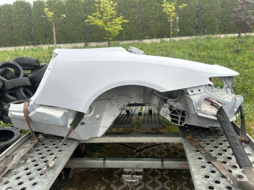 ASTON MARTIN DB11 VOLANTE ЛЕВАЯ ЧЕТВЕРТЬ ПРАВАЯ ВАННА