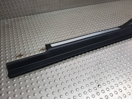 lišta prahová levý předek A2036800735 MERCEDES W203