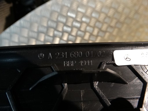 moulding cap of the threshold MERCEDES W231 R231 231 1