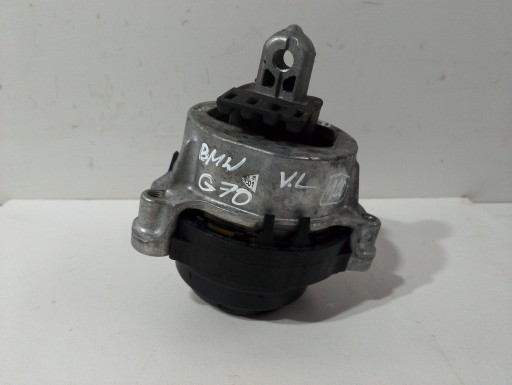 BMW 7 G70 engine mount left (120)