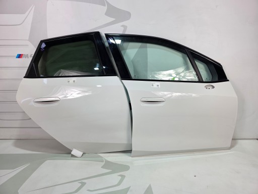 door right rear. BMW 2 U06 A300 ALPINWEISS