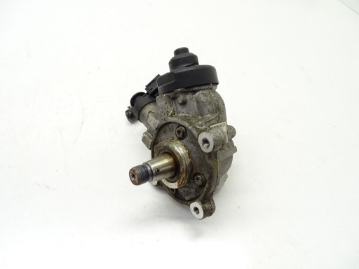 Einspritzpumpe des Kraftstoffsbehälters SKODA OCTAVIA III VW GOLF VII 2.0 TDI 04L130755E
