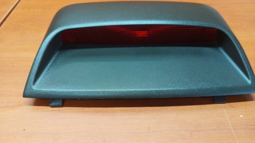 light STOPU SRODKOWE TOYOTA AVENSIS T25 03-09 sedan