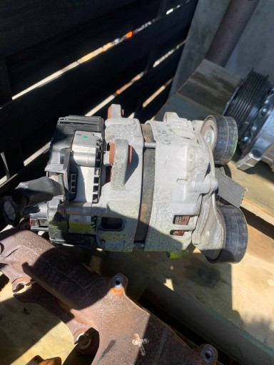 Генератор 2.0 tdi hybrid vw skoda seat audi 04l903018bx сделка!!