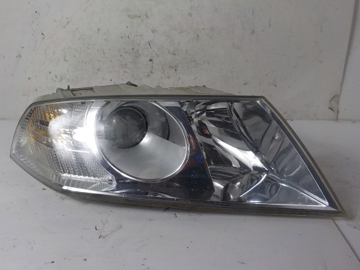 SKODA OCTAVIA II light right front front UK