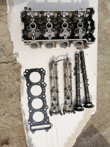 67890987621 - Suzuki GSXR SRAD 600 бойова головка болти в зборі