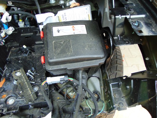 1.2 - КОРОБКА ПРЕДОХРАНИТЕЛЕЙ OPEL MOKKA B II 1.2T 2020+