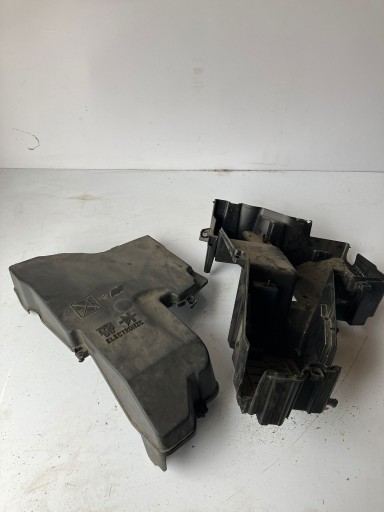 9686732180 - Кришка блоку запобіжників c5 iii 3.0 hdi