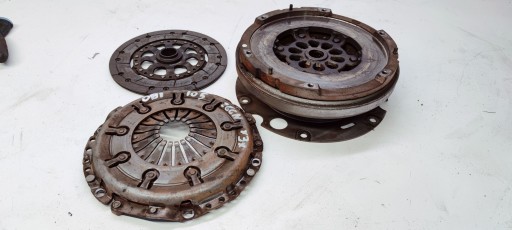clutch wheel DWUMAS AUDI A4 A5 TFSI 0B1105266N *3