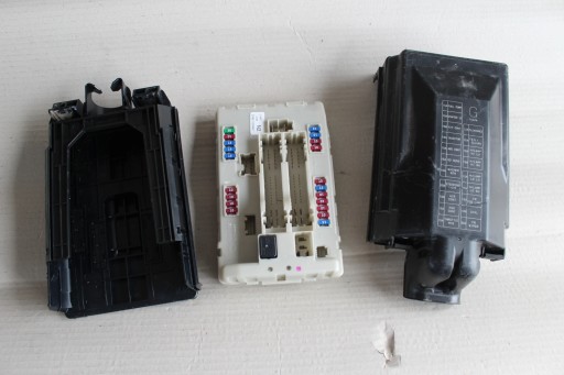 284B71BN4C - Корпус блока предохранителей infiniti qx70